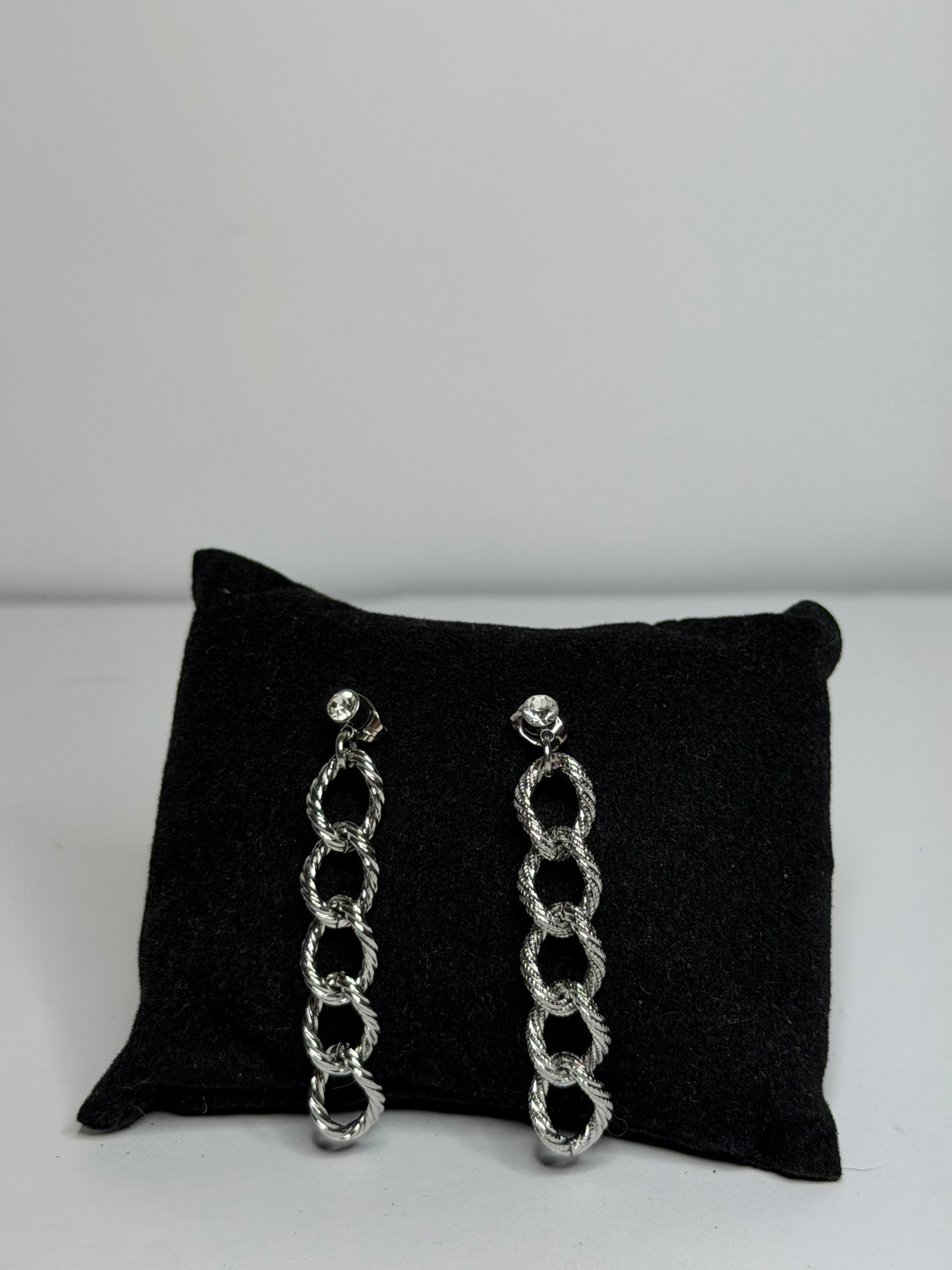 Dangling chain earrings ⛓️