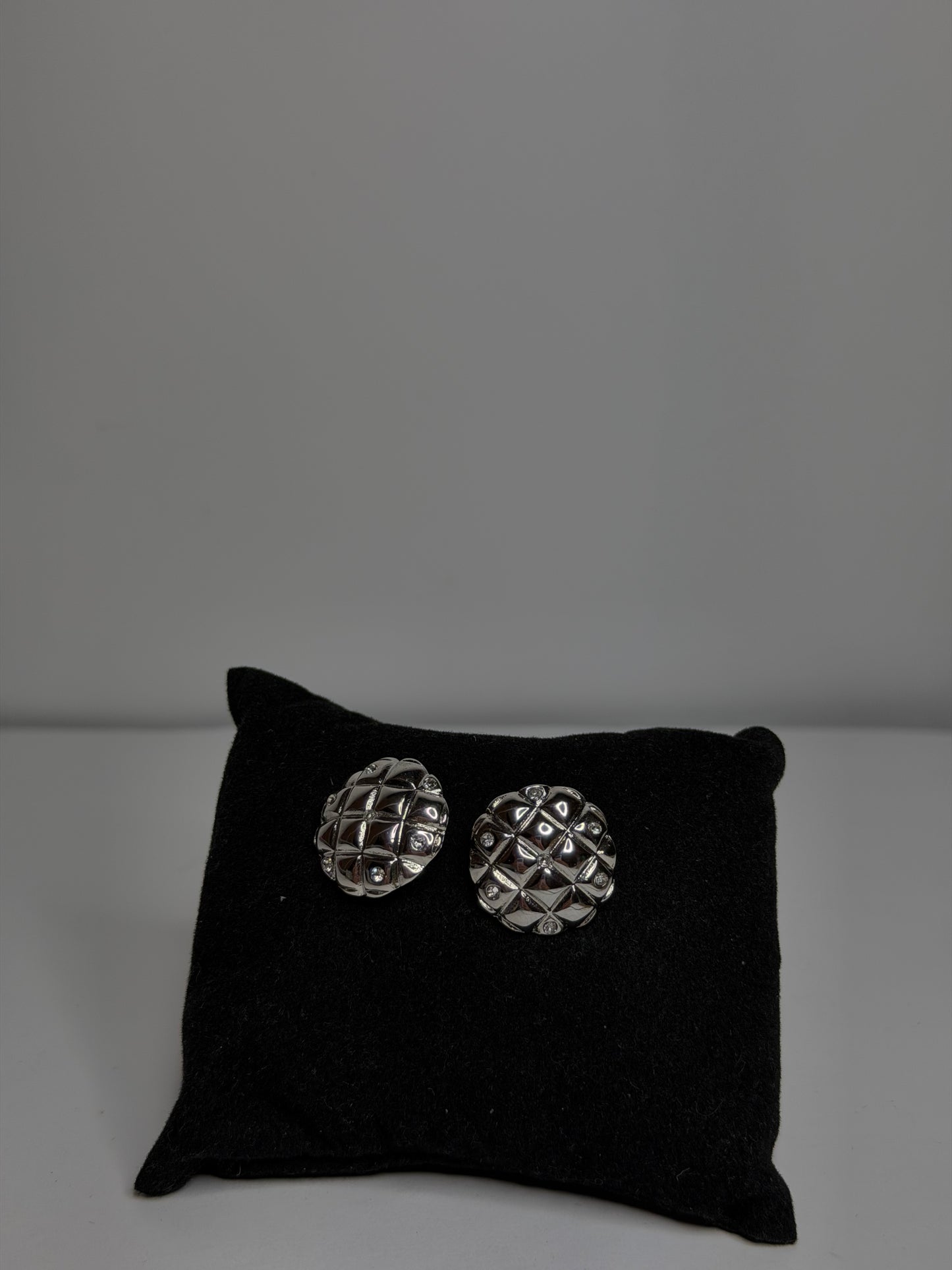Earrings with tiny Sparkling Stones