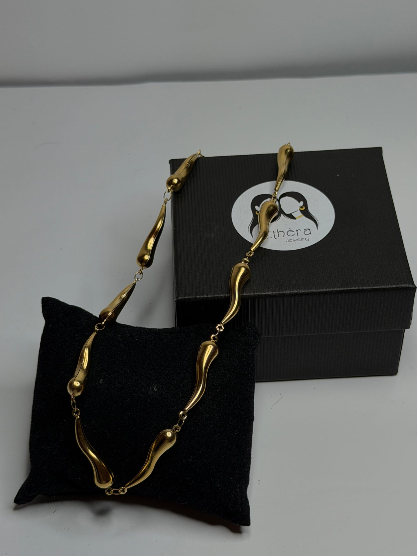 Pepper-shaped necklace